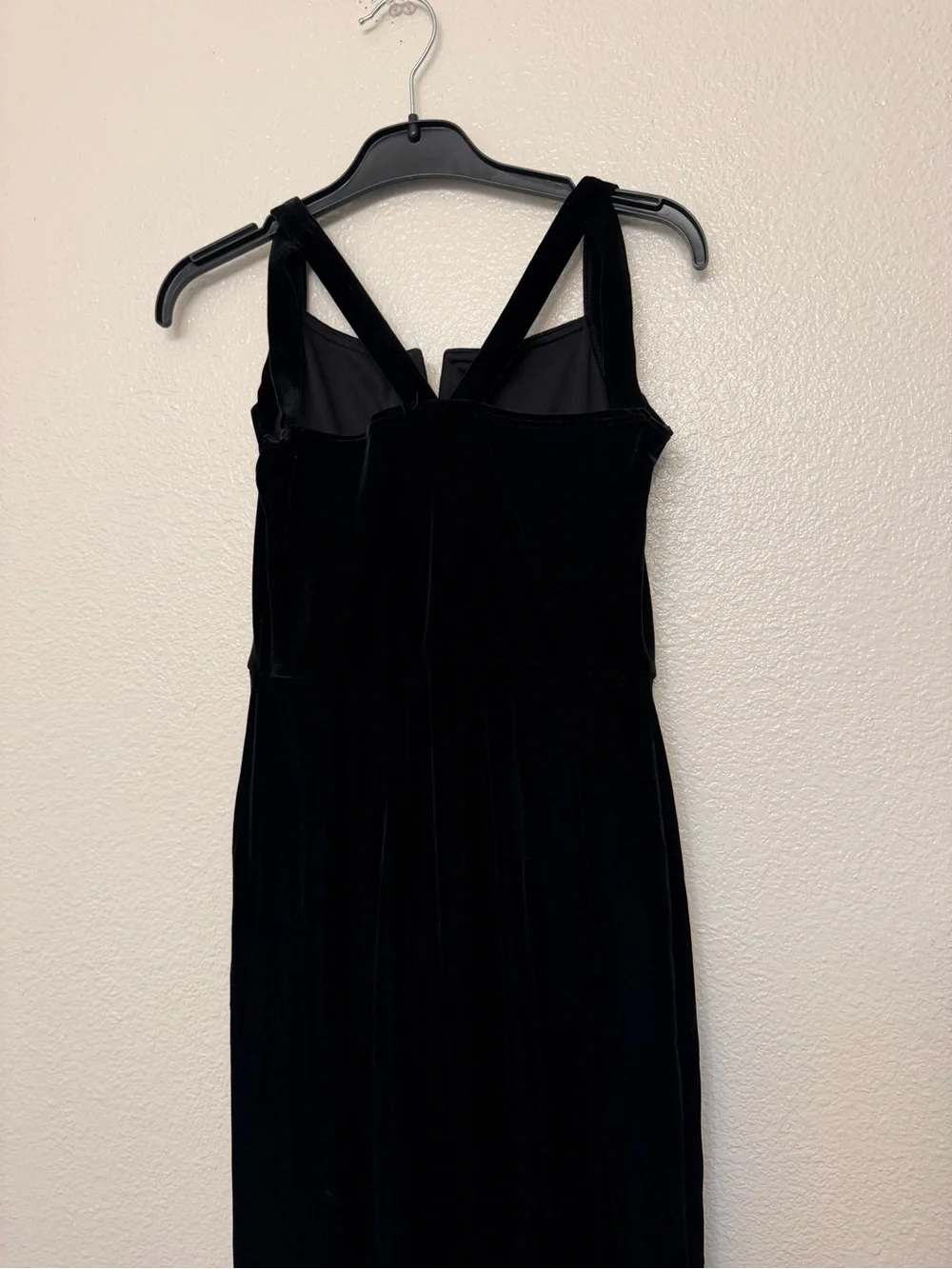 Weissman competition neckline